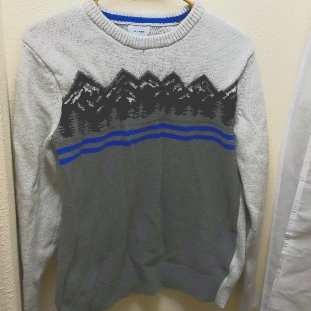 Old Navy woman's sweater